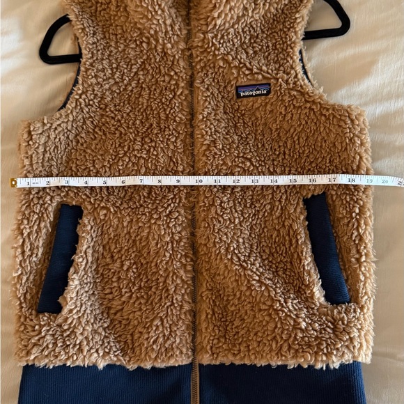 Patagonia Teddy Boucle Brown Vest - Picture 12 of 13